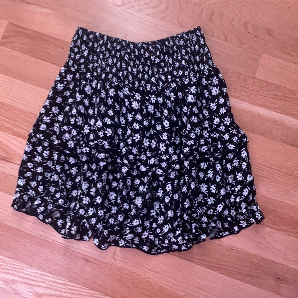 black skirt with white flowers, women’s xs